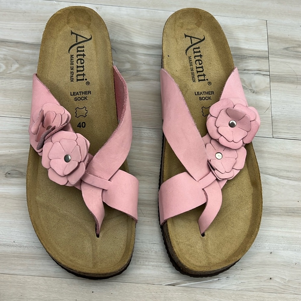 Autenti Pink Leather Sandals Floral